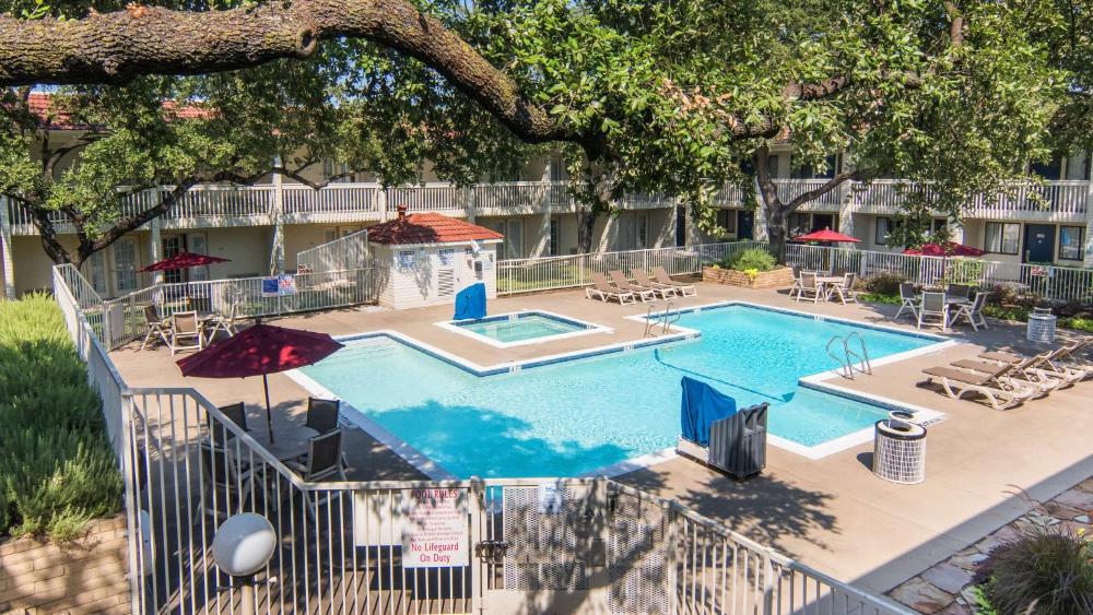 Motel 6-Addison, TX - Dallas